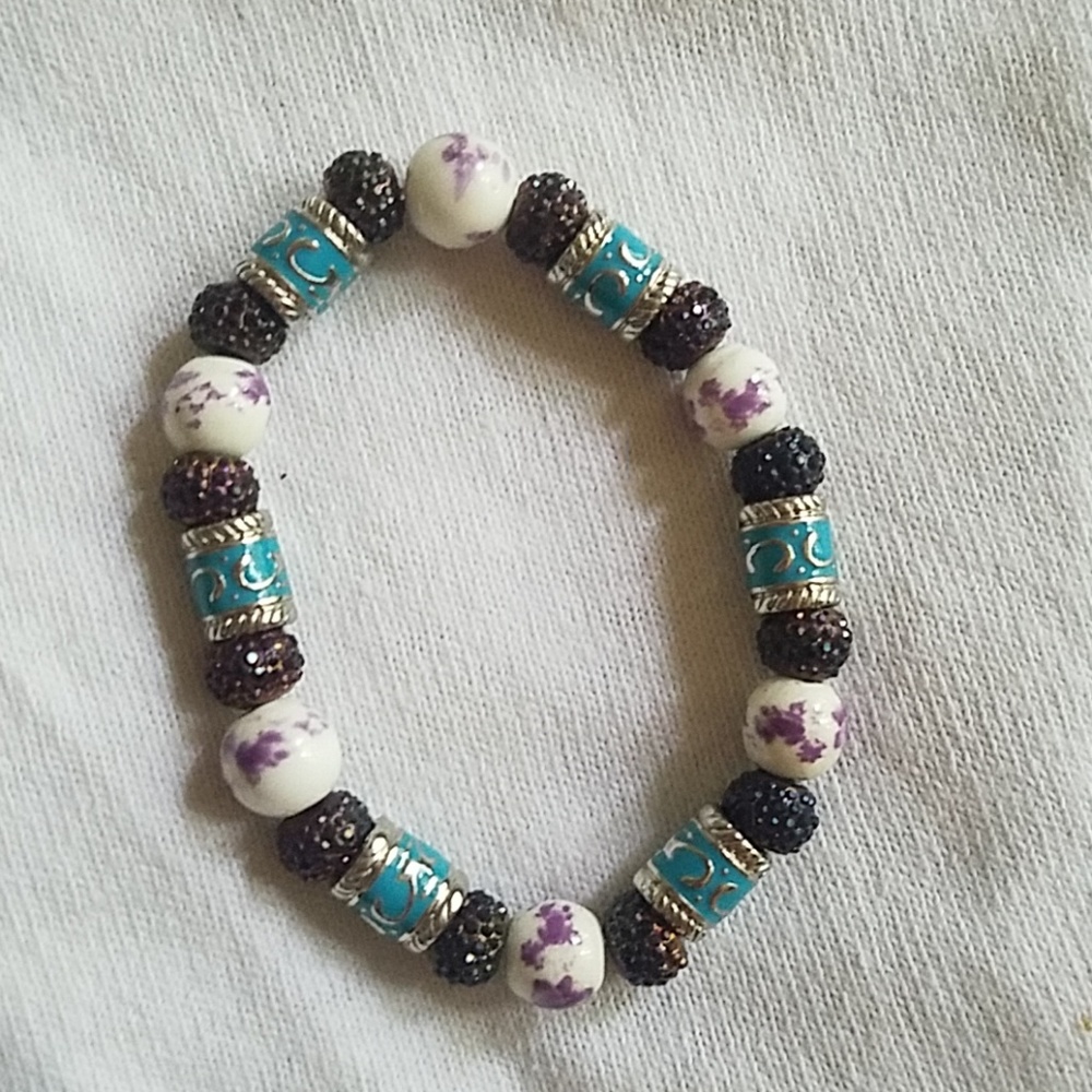 Bracelets - Picture 4 of 5